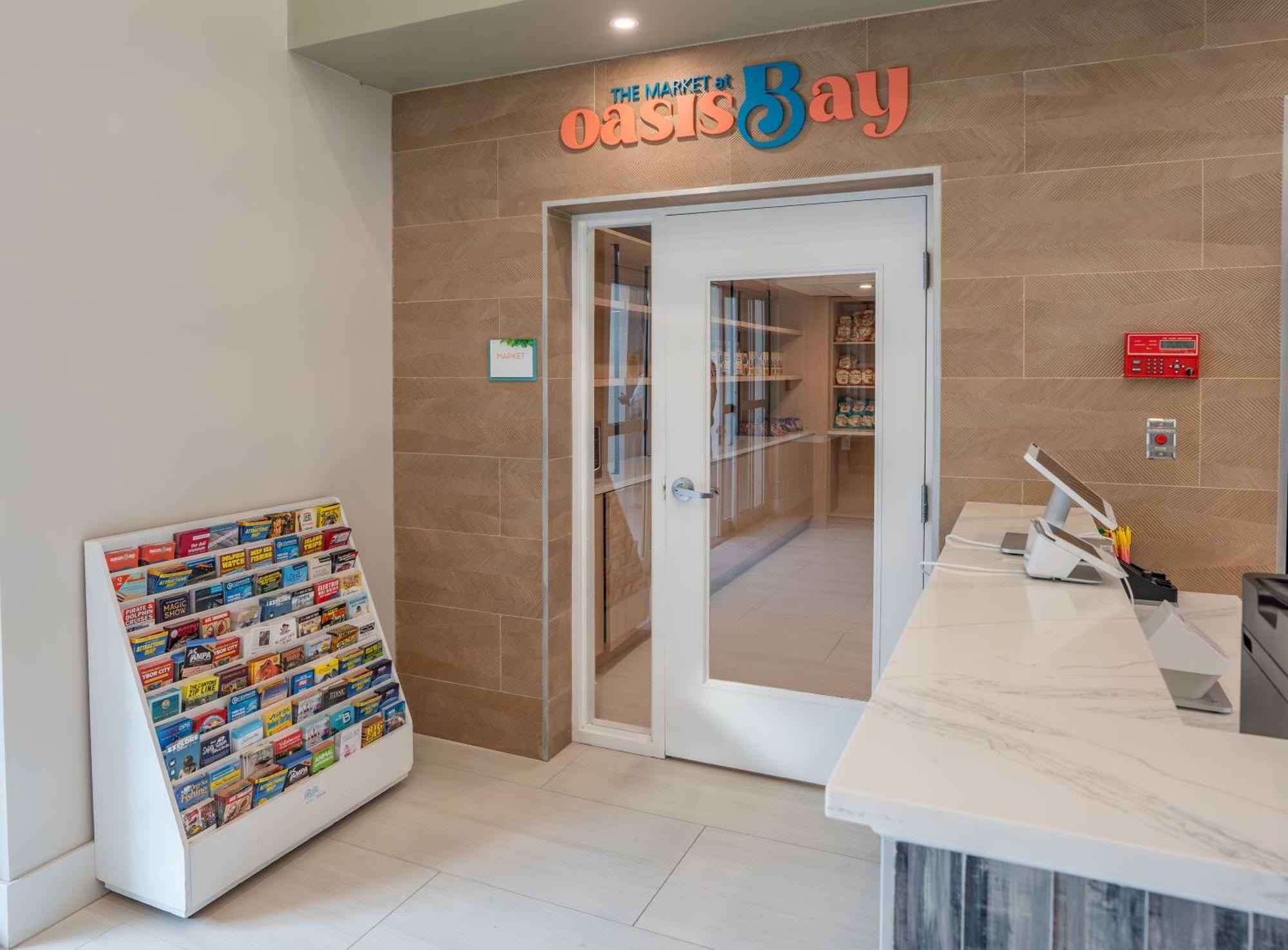 Oasis Bay Suites, Tampa, Busch Gardens, Usf Buitenkant foto